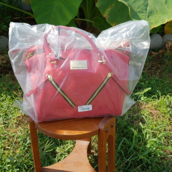 Juicy Couture Diagonal Zipper Satchel Leather Red - Picture 2 of 8